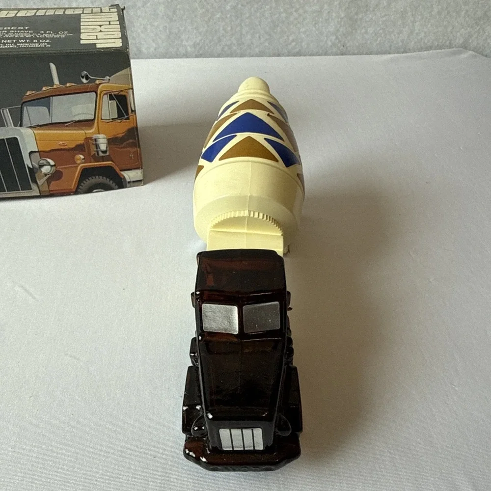 Vtg 1970s Avon Cement Mixer Truck Decanter Bottle Wild Country After Shave Box